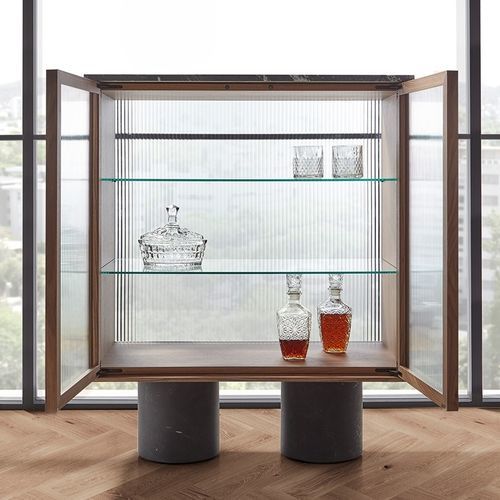 Sideboard mit hohen Beinen - RIO - punt mobles - modern / Nussbaum / Glas