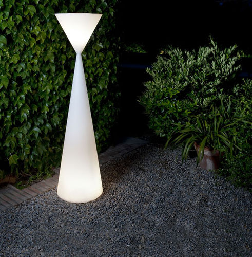 Moderne Leuchtsäule - FRIDA - METALARTE - Polyethylen / für Außenbereich