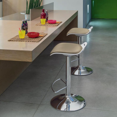 Moderner Hocker - TED - INGENIA CASA - Polypropylen / Gestell aus verchromtem Metall / drehbar