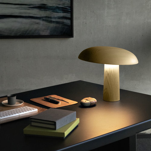 Tischlampe - FORMA  - CLASSICON - Milchglas / Holz / modern