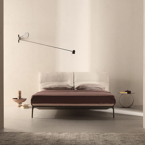 Doppelbett - YALE  - MDF Italia - modern / gepolstertes Kopfteil / mit Kopfteil aus Leder