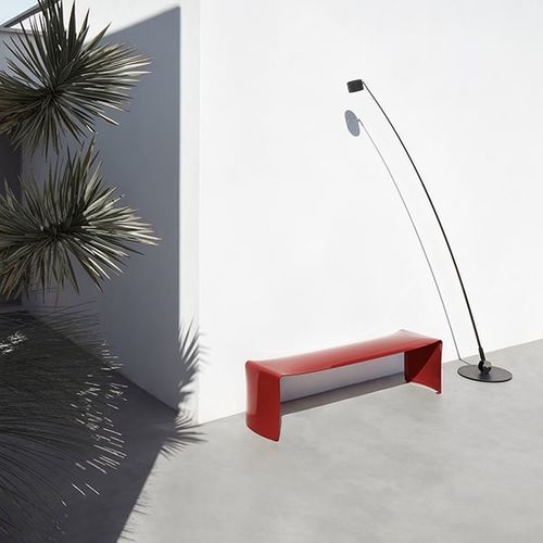 Bank für den öffentlichen Raum / minimalistisches Design - LE  - MDF Italia - aus lackiertem Aluminium / ohne Rückenlehne / ohne Armlehnen