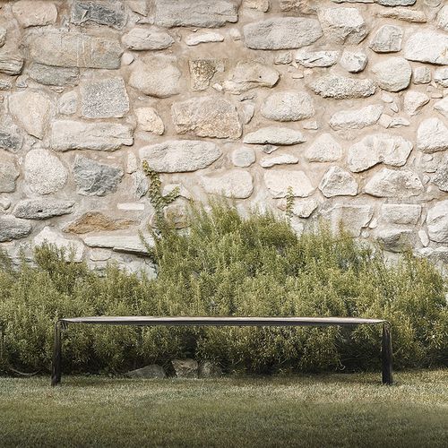 Bank für den öffentlichen Raum / minimalistisches Design - LE BANC - MDF Italia - aus lackiertem Aluminium / ohne Rückenlehne / ohne Armlehnen