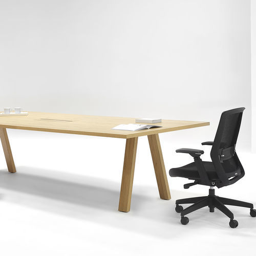 Moderner Besprechungstisch - SHAKER - Nienkamper - Holzfurnier / Kunststoff / Gestell aus Holz