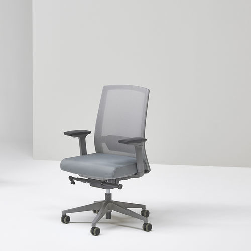 Moderner Bürostuhl - SENATOR® - Nienkamper - für den Innenraum / Stoff / Netz