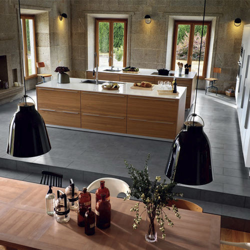 Moderne Küche - NATURA - SANTOS - Holzfurnier / Kochinsel / mit Griffen