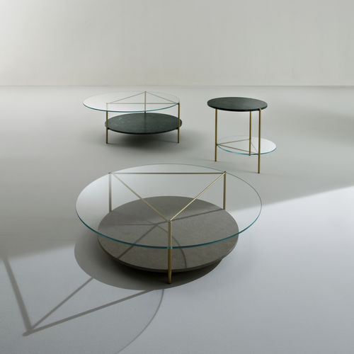 Moderner Couchtisch - ECHO - LAURAMERONI - Glas / Marmor / Gestell aus Messing