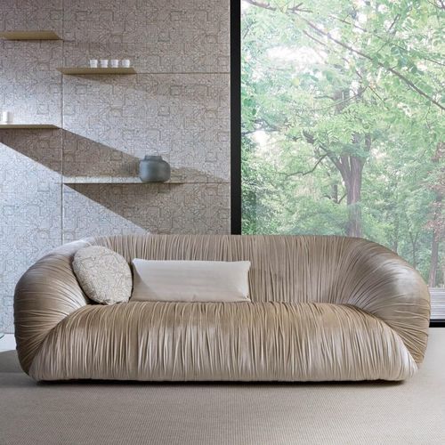 Modernes Sofa - DRAPE - LAURAMERONI - Samt / Leder / mit Armlehnen