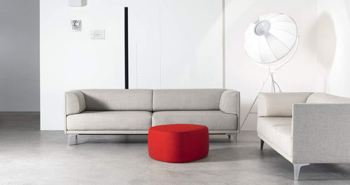 Modernes Sofa - APOLUNA : EJ 400 - Erik Jørgensen - Stoff / mit abnehmbarem Kissen / weiß