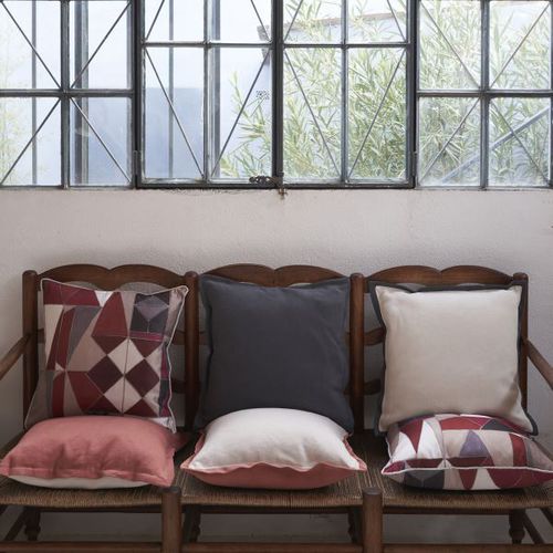 Kissen für Sofas - VITRAL - GANCEDO - Stuhl / quadratisch / geometrisches Muster