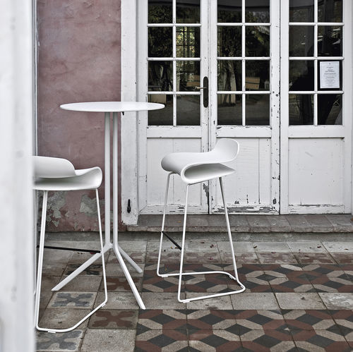 Moderner Stehtisch - POULE - Kristalia - Laminat / NTM Fenix® / Gestell aus gestrichenem Aluminium