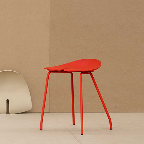 Moderner Hocker - ANT - Ondarreta - Polypropylen / Gestell aus Stahl / schwarz