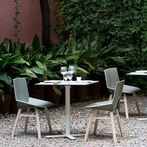 Moderner Bistrotisch - OXI - Mobles 114 editions - HPL / Stahl / melaminbeschichtet