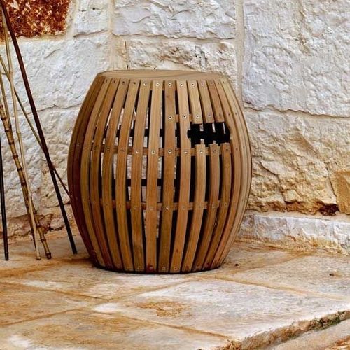 Moderner Hocker - SWING  - Unopiù - Teakholz / Gestell aus Teakholz / mit Mittelfuß
