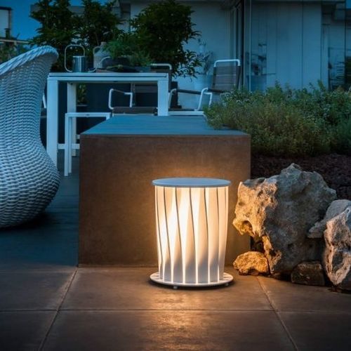 Bodenlampe - ATON  - Unopiù - Aluminium / modern / mit Kabel