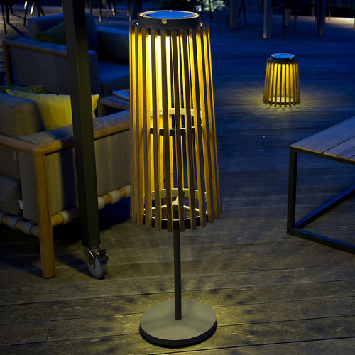 Stehleuchte - Solare  - Unopiù - Teakholz / modern / wiederaufladbar