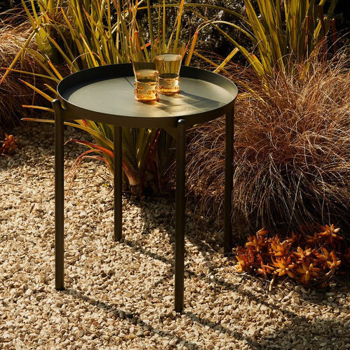 Moderner Beistelltisch - Fresbee - Unopiù - Teakholz / Aluminium / Gestell aus Aluminium