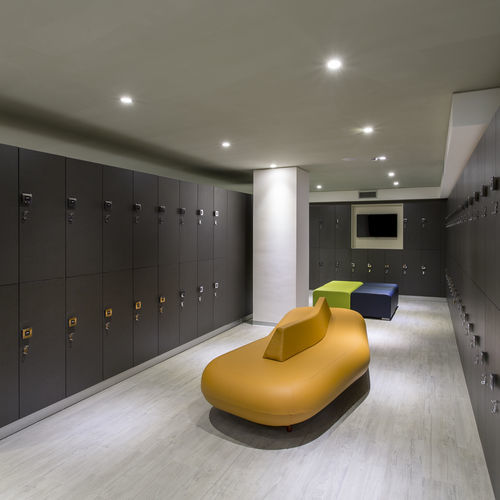 Holz-Garderobenschrank - PEOPLE : ANB42 - GEKIPS - für öffentliche Einrichtungen / für Wellnesscenter