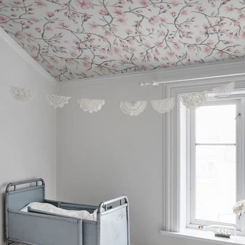 Klassische Tapete - SAKURA  - SAND BERG - Blumenmotiv / Panorama / rosa