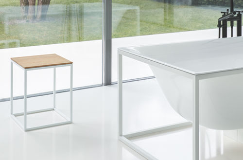 Moderner Hocker - BetteLux Shape Stool - Bette GmbH & Co. KG - Holz / Gestell aus pulverbeschichtetem Stahl / schwarz