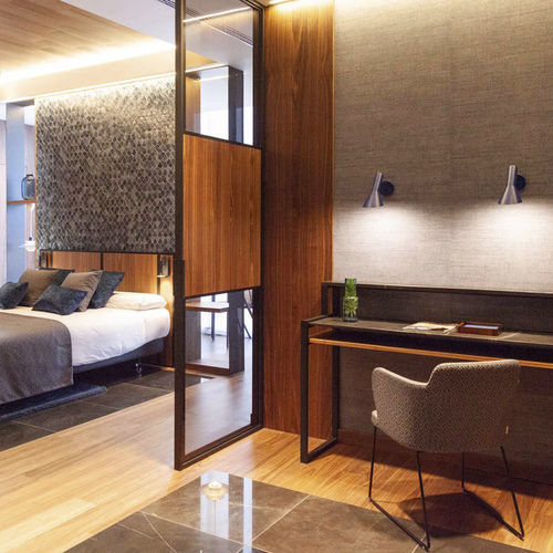Modernes Hotelzimmer - GAMADECOR – PORCELANOSA Grupo