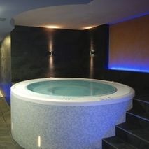Whirlpool zum Aufstellen - Inbeca Wellness Equipment S.L - rund / 3 Plätze / Mosaik