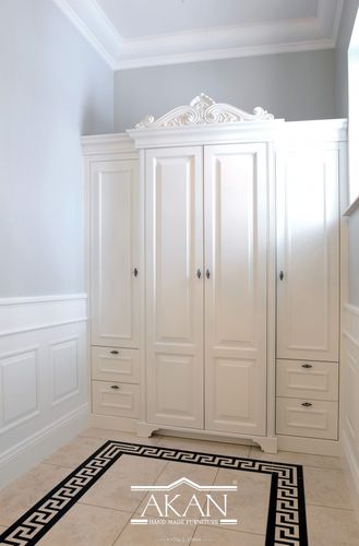 Klassischer Kleiderschrank - AKAN-handmade furniture - lackiertes Holz / mit Schwingtür / mit Schublade