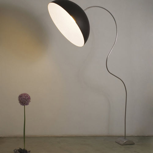 Stehleuchte - Mezza luna piantana - in-es artdesign - Stahl / Gusseisen / Nebulite®