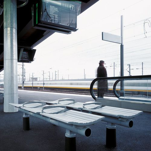 Moderne Bank für den öffentlichen Raum - RS - TECNO - Metall / modular / für Flughafen