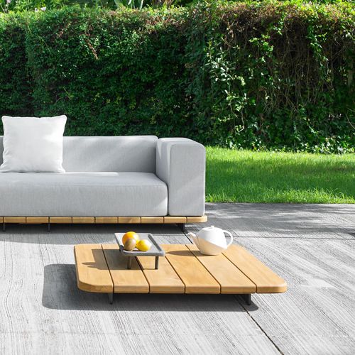 Moderner Couchtisch - PAL - POINT - Teakholz / lackiertes Aluminium / quadratisch