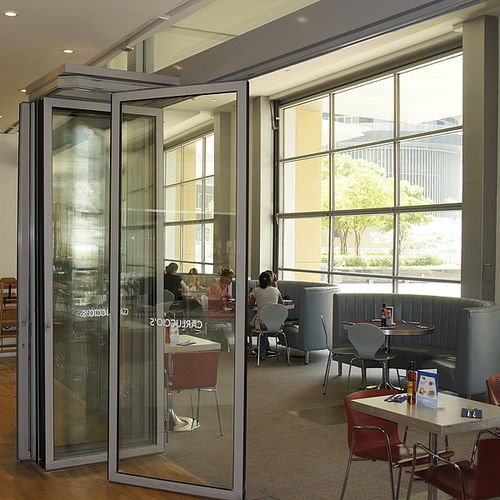Schiebe-Stapel-Trennwand - SF 55 H-S-W - Sunflex Aluminiumsysteme - mit Doppelverglasung / für professionellen Einsatz / transparent