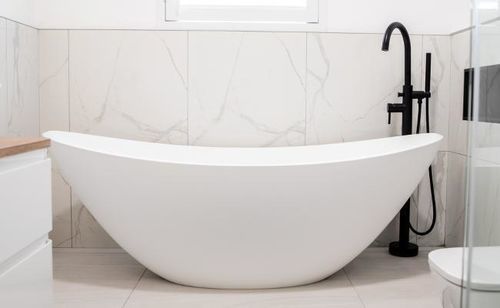 Freistehende Badewanne - RIO - Dado Creations Pty (LTD) - andere Materialien / modern / rot