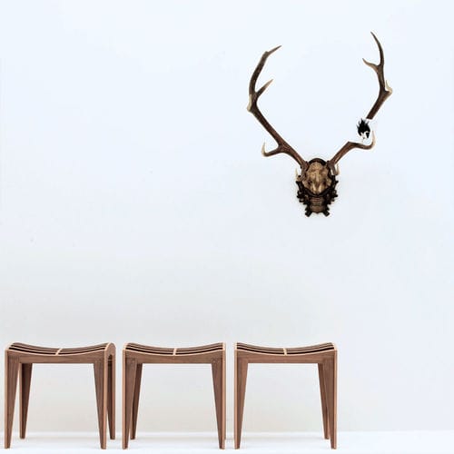 Moderner Hocker - Zero - MORELATO - Sperrholz / Nussbaum / Gestell aus Holz