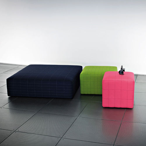 Modernes Sitzkissen - QUARTIER - Tacchini - Stoff / quadratisch / blau