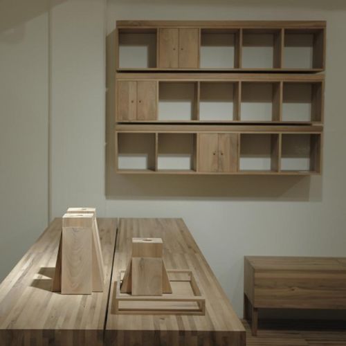 Wandmontiertes Regal - EIRIK - Pilat & Pilat - modern / Holz / mit Stauraum