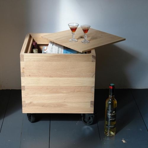 Moderner Beistelltisch - NEL - Pilat & Pilat - Holz / in Würfelform / mit Rollen