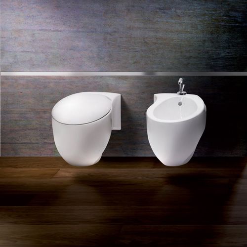 Wandhängendes WC - S531 - A. e T. ITALIA - Keramik / für Privatgebrauch / oval