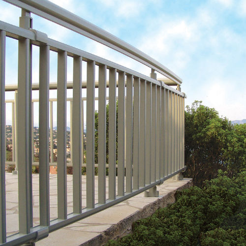 Balkon mit Stangen - ROMA - METRA Building - Glas / Aluminium
