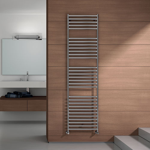 Heißwasser-Badheizkörper - STILÉ - IRSAP - 0...500 w / 501 w...750 w / modern