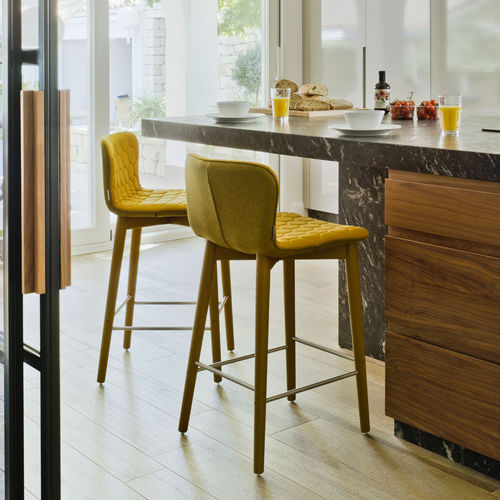Moderner Barstuhl - TEA - SANCAL - für den Innenraum / Stoff / Gestell aus Holz