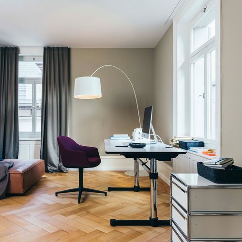 Bodenstehender Schreibtisch - USM Kitos - USM Modular Furniture - modern / lackiertes MDF / Metall