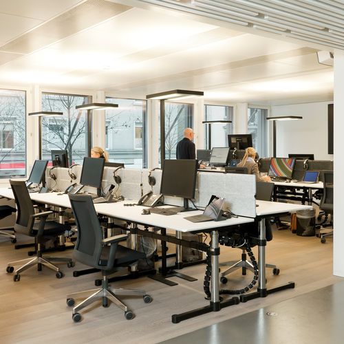 Schreibtisch für Open Space - USM Kitos - USM Modular Furniture - bodenstehend / modern / lackiertes MDF