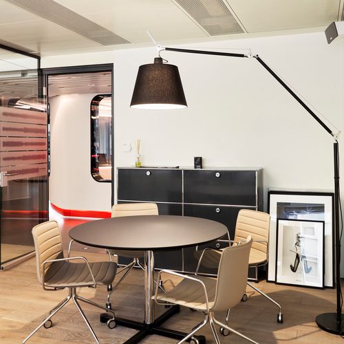 Moderner Tisch - USM Kitos - USM Modular Furniture - lackiertes MDF / Metall / Laminat