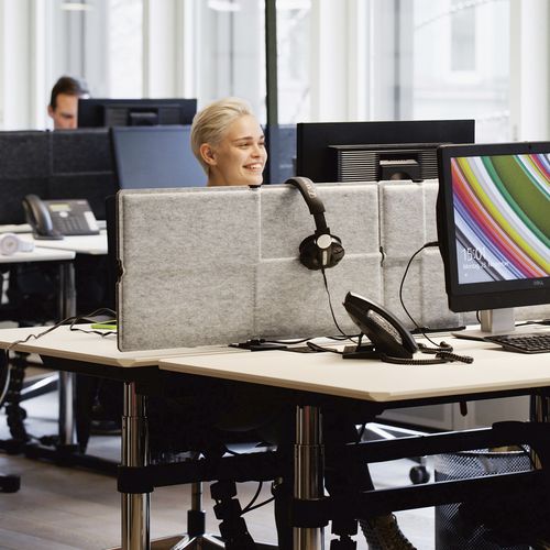 Tisch-Bürotrennwand - USM Privacy Panels - USM Modular Furniture - Stoff / Polyester / grau
