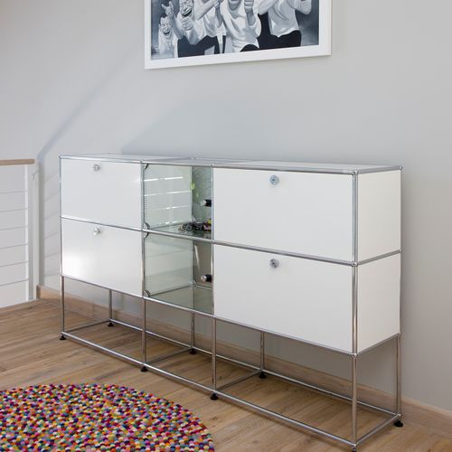 Sideboard mit hohen Beinen - USM Haller - USM Modular Furniture - modern / Metall / Glas
