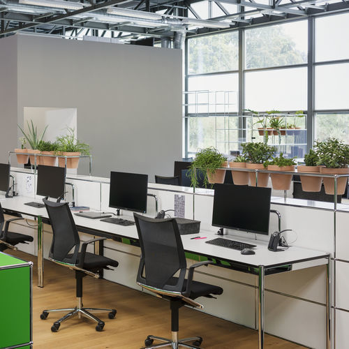 Boden-Ablagemöbel - World of Plants for USM Haller - USM Modular Furniture - für Gewerbegebrauch