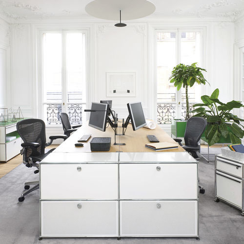 Moderner Tisch - USM Haller - USM Modular Furniture - Holz / Gestell aus Metall / rechteckig