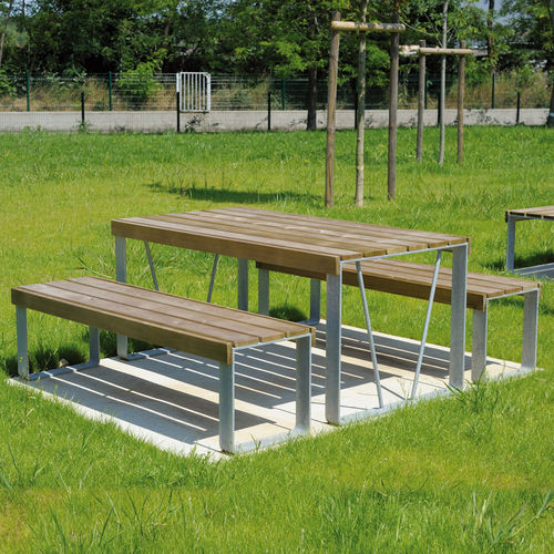 Moderner Picknicktisch - ATLANTIQUE - AREA - Kiefer / Esche / galvanisiertem Stahl