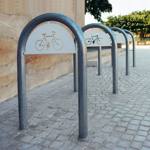 Bodenstehender Fahrradständer - UNIVERS - AREA - für öffentliche Bereiche / galvanisiertem Stahl / für professionellen Einsatz