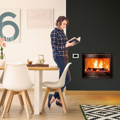 Holz-Kamineinsatz - ADOUR - Lacunza - mit Fernbedienung